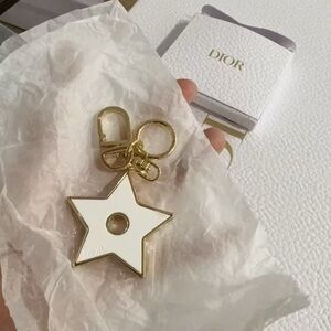 New Dior White and Gold Star Keychain